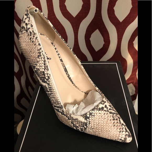 🔥HOST PICK **** Qupid Pump Heel🔥 - Picture 2 of 3